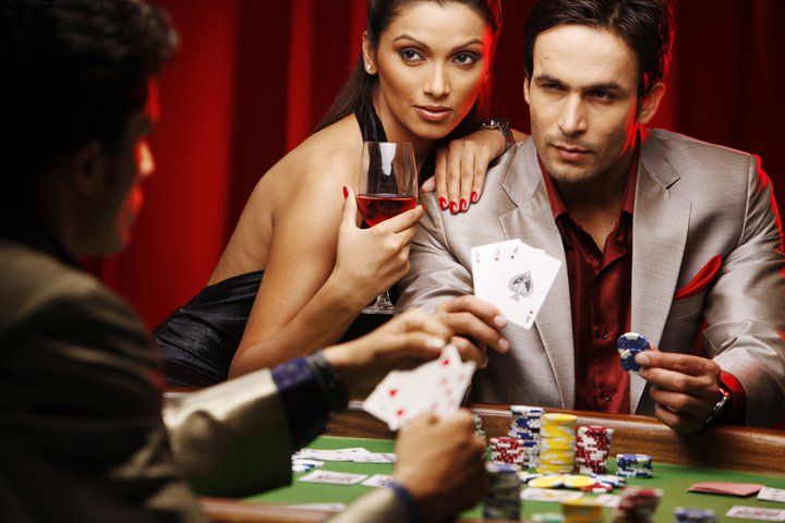 4y10 Dealers en español que reparten en vivo cada noche